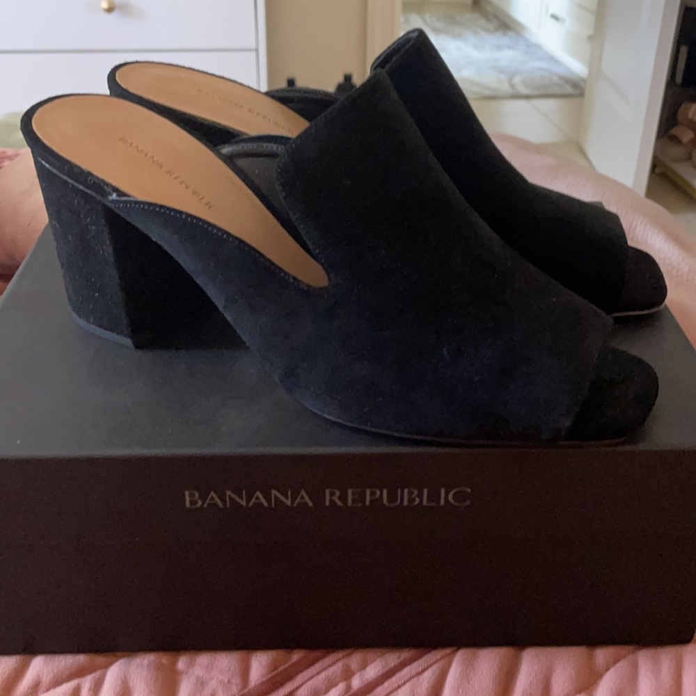 Banana Republic Suede Mules